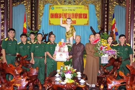 Bộ CHQS tỉnh Bình Thuận thăm Ban Trị sự Giáo hội Phật giáo tỉnh