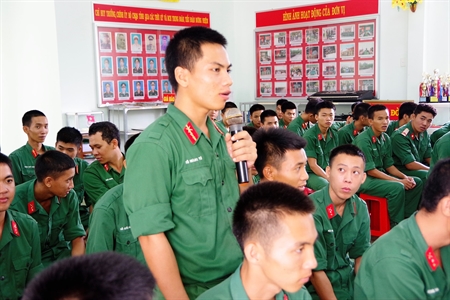Bộ CHQS tỉnh Tây Ninh đối thoại dân chủ với cán bộ, chiến sĩ Trung đoàn 174