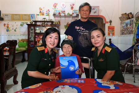 Phụ nữ Quân đội tổ chức các hoạt động xã hội tại tỉnh Bình Thuận
