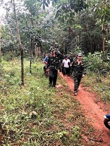 LLVT huyện Bù Đăng, tỉnh Bình Phước kịp thời cứu dân trong lũ lớn