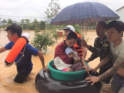 Bộ CHQS tỉnh Lâm Đồng giúp dân khắc phục hậu quả mưa lũ trên địa bàn