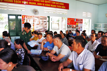 Bộ đội Biên phòng tỉnh Bình Thuận tuyên truyền phổ biến giáo dục pháp luật cho nhân dân phường Mũi Né