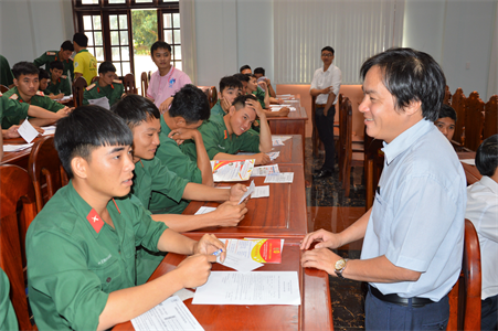 Bộ CHQS tỉnh Bình Phước tư vấn học nghề cho bộ đội xuất ngũ
