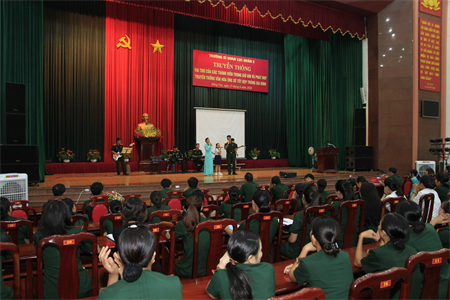Trường Sĩ quan Lục quân 2 truyền thông Ngày Gia đình Việt Nam