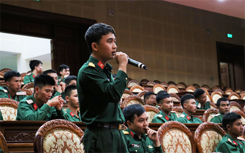Diễn đàn Tuổi trẻ Học viện Lục quân sắt son niềm tin với Đảng