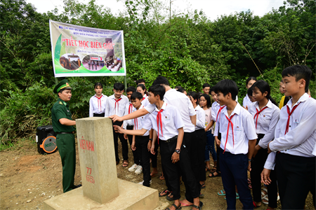 Tiết học biên giới của Bộ đội Biên phòng tỉnh Bình Phước