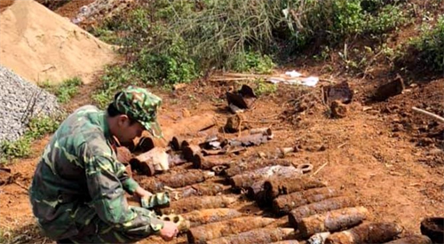 Huyện Di linh tháo gỡ, tiêu hủy thành công hơn 800 kg đạn pháo