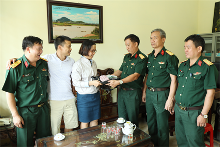 Đại úy Nguyễn Văn Khánh nhặt được 73 triệu đồng trả lại người đánh mất