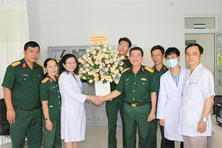 Bộ CHQS tỉnh Đồng Nai thăm, chúc mừng Ngày thầy thuốc Việt Nam