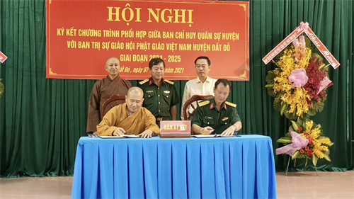 Ban CHQS huyện Đất Đỏ, tỉnh Bà Rịa - Vũng Tàu ký kết chương trình phối hợp với Ban Trị sự Giáo hội Phật giáo Việt Nam huyện