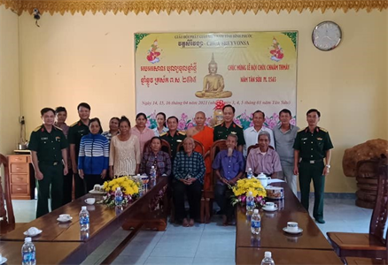 Bộ CHQS tỉnh Bình Phước chúc tết Chôl Chnăm Thmây đồng bào Khmer tại thành phố Đồng Xoài