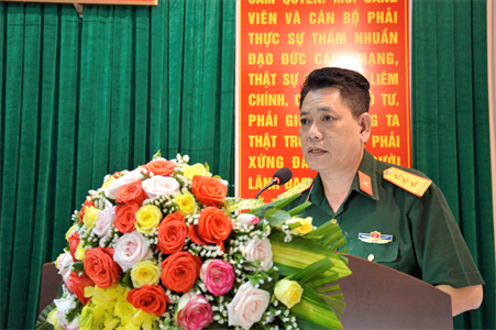 Thượng tá Phạm Kinh Kha, Phó Chỉ huy trưởng, Tham mưu trưởng Bộ CHQS tỉnh BR-VT tiếp xúc cử tri