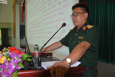 Bộ CHQS tỉnh Tây Ninh tuyên truyền Luật Giao thông đường bộ và giáo dục pháp luật