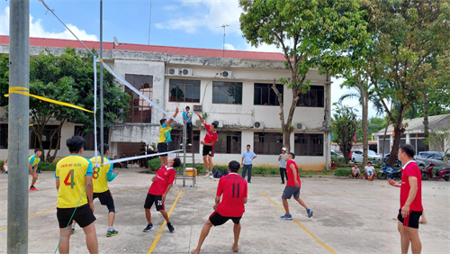 Ban CHQS thị xã Phú Mỹ giao lưu thi đấu bóng chuyền