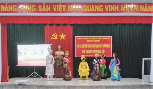 Ban CHQS thành phố Phan Thiết phối hợp tổ chức Ngày Pháp luật Việt Nam