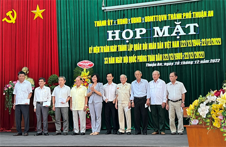 Thành phố Thuận An, tỉnh Bình Dương họp mặt kỷ niệm 78 năm Ngày thành lập Quân đội Nhân dân Việt Nam