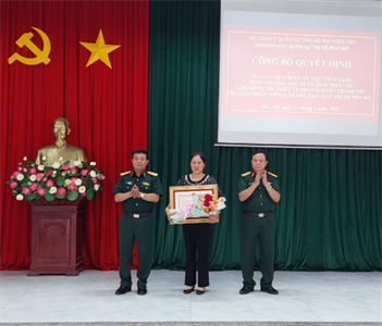 Truy tặng Huân chương Bảo vệ Tổ quốc hạng Ba cho Thiếu tá Nguyễn Thành Trí