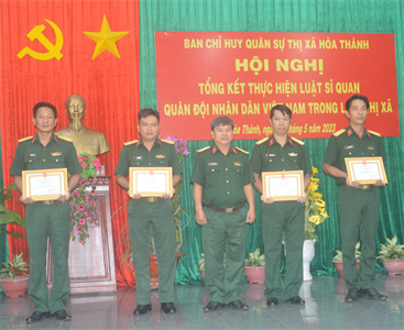 Thị xã Hòa Thành tổng kết thực hiện Luật Sĩ quan Quân đội Nhân dân Việt Nam