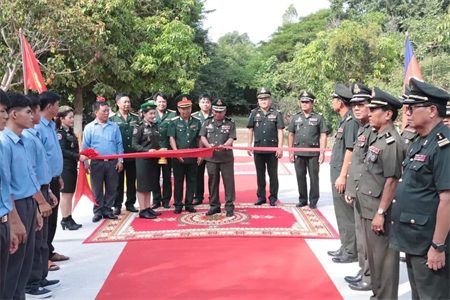 Bộ CHQS tỉnh Bình Phước khánh thành tuyến đường bê tông tại Campuchia