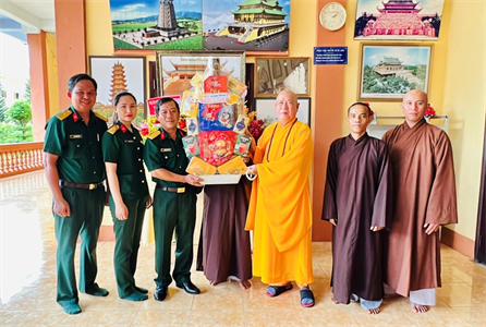 Bộ CHQS tỉnh Bà Rịa-Vũng Tàu thăm, chúc mừng Đại lễ Phật đản năm 2023