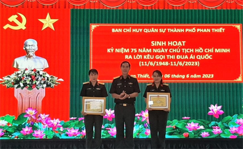 LLVT thành phố Phan Thiết sinh hoạt kỷ niệm 75 năm Ngày Chủ tịch Hồ Chí Minh ra Lời kêu gọi thi đua ái quốc
