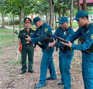 Ban CHQS thành phố Thủ Dầu Một, tỉnh Bình Dương huấn luyện lực lượng tự vệ năm 2023