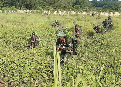 Bộ CHQS tỉnh Bình Phước diễn tập trung đội bộ binh tập kích có bắn đạn thật