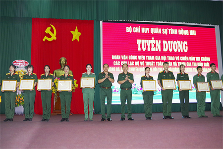 Bộ CHQS tỉnh Đồng Nai tuyên dương 56 cá nhân đạt thành tích trong hội thi, hội thao