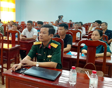 Huyện Lộc Ninh: 70 chủ hộ được cập nhật kiến thức quốc phòng an ninh