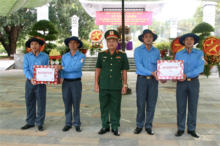 Các đội chuyên trách Quân khu lên đường làm nhiệm vụ tại Campuchia