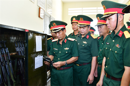 Bộ Tư lệnh Quân khu kiểm tra nhiệm vụ quân sự, quốc phòng tại Bộ CHQS tỉnh Long An