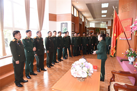 Học viện Lục quân tiếp Học viện Quốc phòng Lào