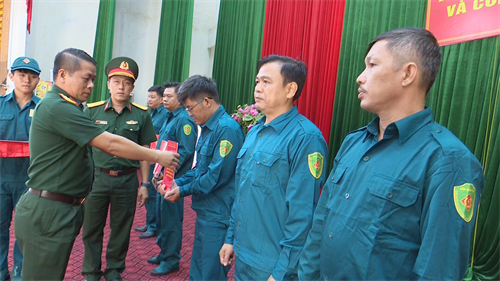 Thành phố Thuận An, tỉnh Bình Dương ra mắt các đơn vị tự vệ