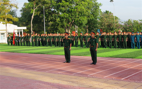 Bộ CHQS tỉnh Bình Thuận chào cờ đầu năm 2024