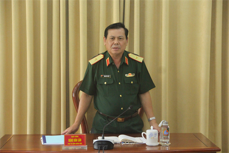 Thiếu tướng Đặng Văn Lẫm, Phó Tư lệnh Quân khu làm việc với Cục Kỹ thuật Quân khu