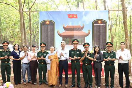 Lữ đoàn 77 tổ chức về nguồn tại tỉnh Bình Phước