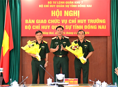Bàn giao chức vụ Chỉ huy trưởng Bộ CHQS tỉnh Đồng Nai