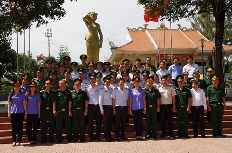 Khối Văn phòng Ủy ban nhân dân thành phố Hồ Chí Minh
Tổ chức các hoạt động về nguồn tại tỉnh Bà Rịa-Vũng Tàu