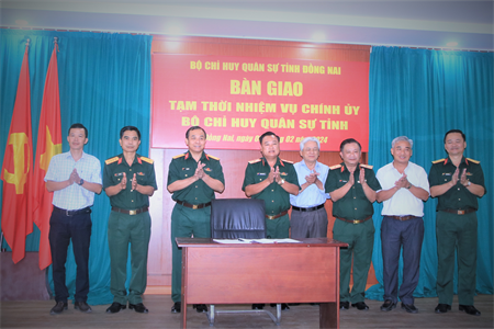 Bộ CHQS tỉnh Đồng Nai bàn giao tạm thời chức vụ Chính ủy