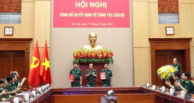 Trao quyết định bổ nhiệm lãnh đạo Bộ đội Biên phòng Thành phố Hồ Chí Minh