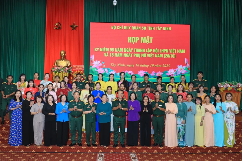 Bộ CHQS tỉnh Tây Ninh họp mặt kỷ niệm 95 năm Ngày thành lập Hội Liên hiệp Phụ nữ Việt Nam