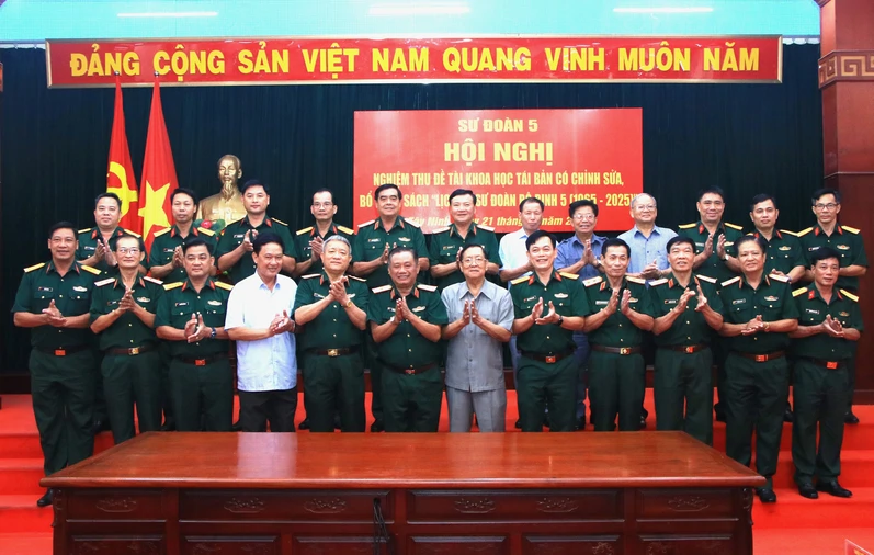 Hội nghị nghiệm thu Đề tài khoa học tái bản có chỉnh sửa, bổ sung sách “Lịch sử Sư đoàn bộ binh 5 (1965 - 2025)”