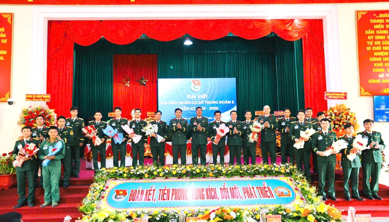 Tuổi trẻ Trung đoàn 5 xung kích, sáng tạo xây dựng đơn vị vững mạnh toàn diện, mẫu mực tiêu biểu