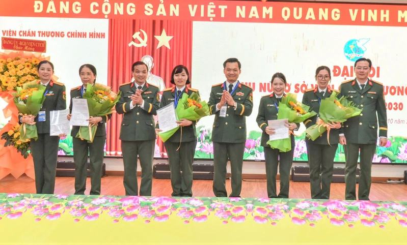 Phụ nữ Bệnh viện Quân y 175: Xây dựng cán bộ y tế hiện đại, thích ứng chuyển đổi số