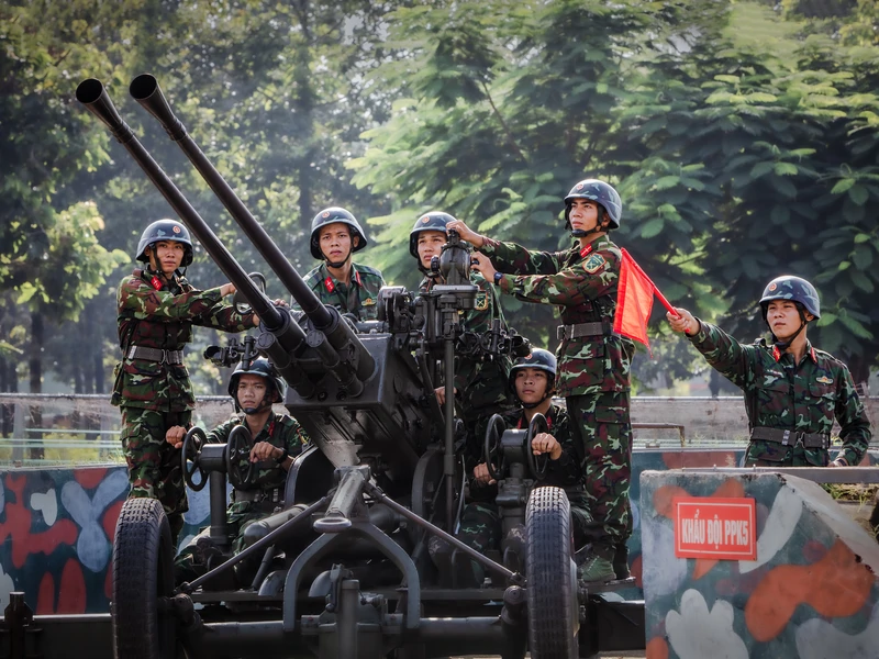 Nâng cao chất lượng sẵn sàng chiến đấu bảo vệ vững chắc bầu trời