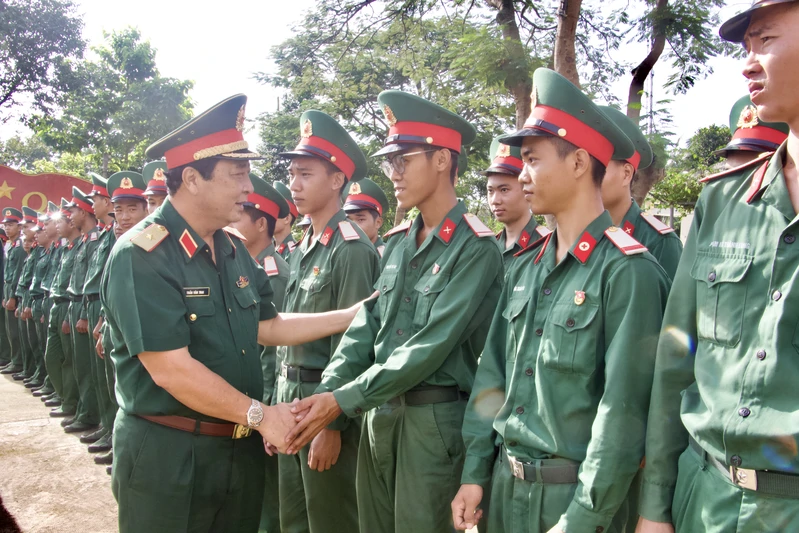 Bộ Tư lệnh TP.Hồ Chí Minh kiểm tra nhiệm vụ quân sự, quốc phòng địa phương tại đặc khu Côn Đảo