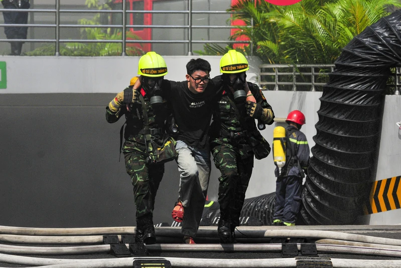 Thành phố Hồ Chí Minh huy động hơn 3.000 người diễn tập chữa cháy, cứu nạn  
