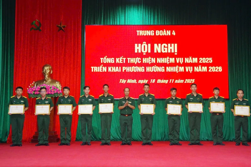 Trung đoàn 4, Sư đoàn 5 tổng kết thực hiện nhiệm vụ năm 2025