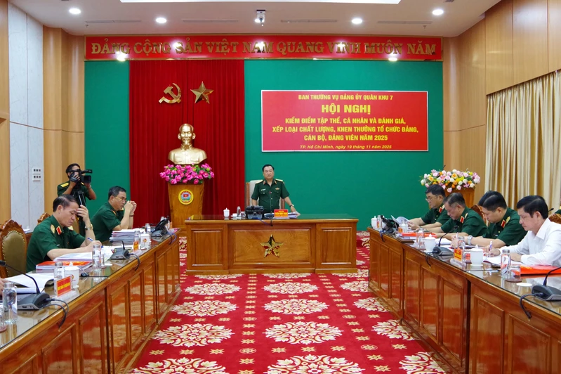 Ban Thường vụ Đảng ủy Quân khu 7 kiểm điểm, đánh giá chất lượng tổ chức đảng, đảng viên năm 2025