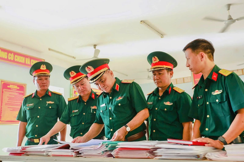 Quân khu 7 kiểm tra kết quả thực hiện nhiệm vụ năm 2025 tại Sư đoàn 7 và Sư đoàn 309